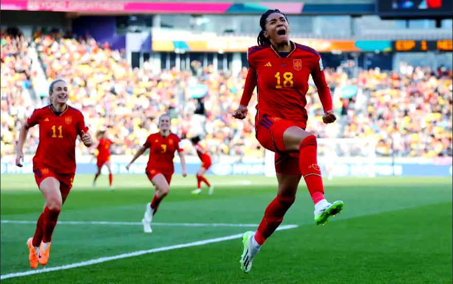 国际女足比赛上，队伍间紧张对抗激烈的简单介绍