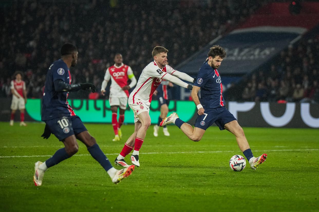 开云体育APP下载-法甲对决：摩纳哥大胜里尔取得胜利