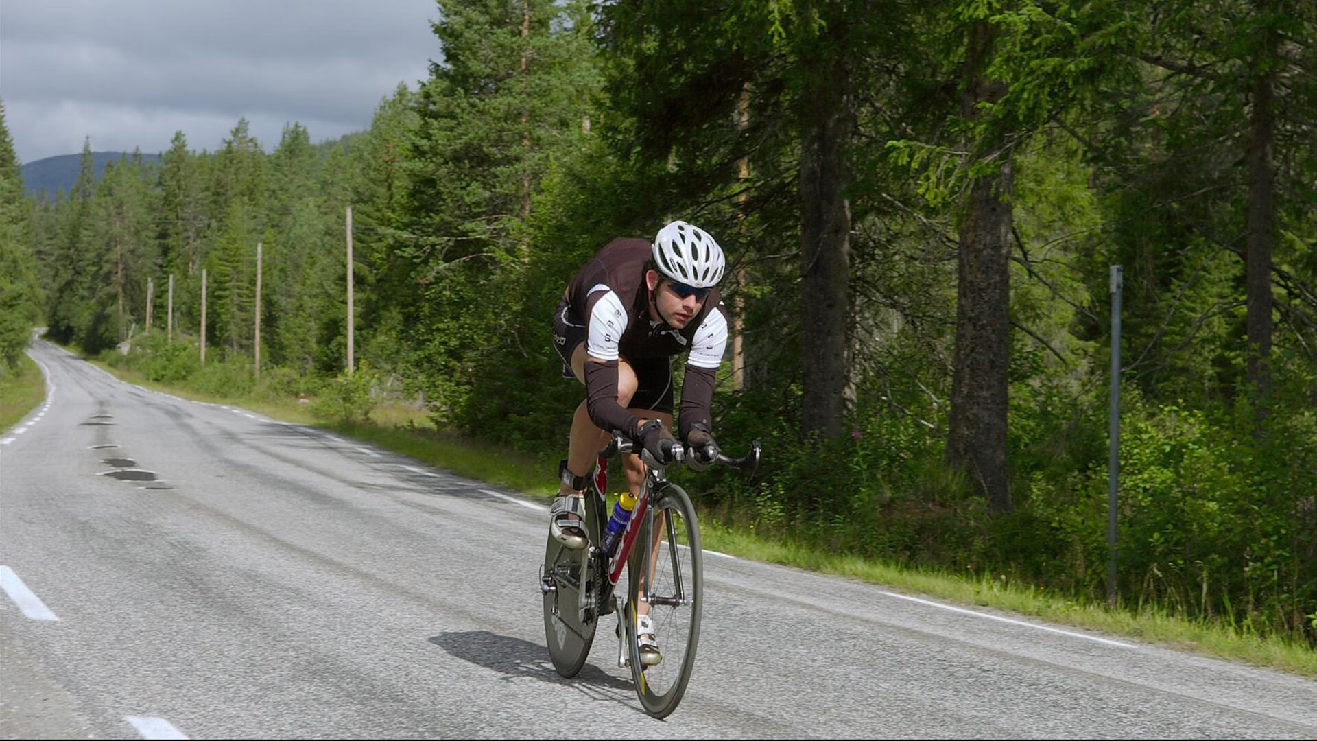 一人，攻陷一座城，姆巴佩如何用纯粹的个人能力诠释现代足球的终极答案